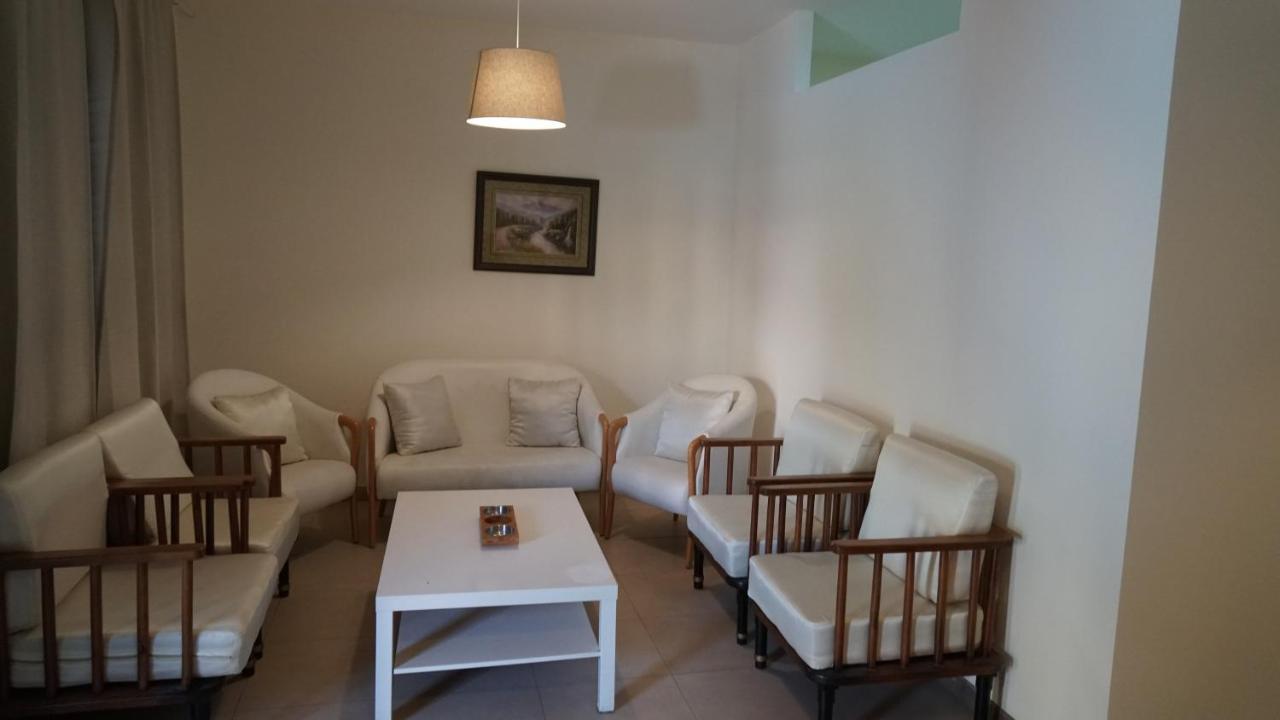Ground Floor Apartment By Circular Pool In Talabay Aqaba Exterior foto